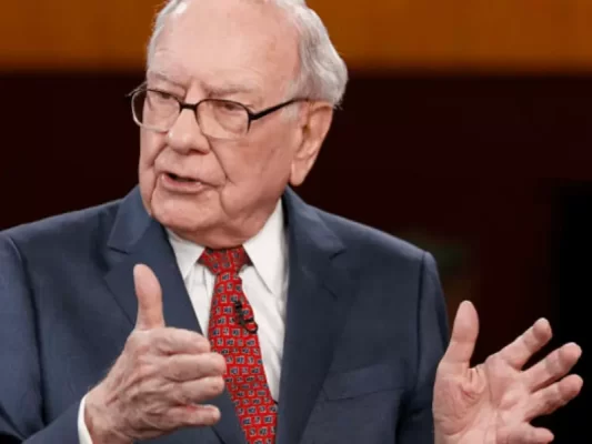 Warren Buffet đã viết các cuốn sách chia sẻ cách học đầu tư chứng khoán hiệu quả